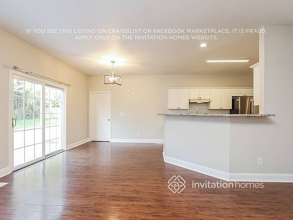 4th image of 415 Grovewood Dr