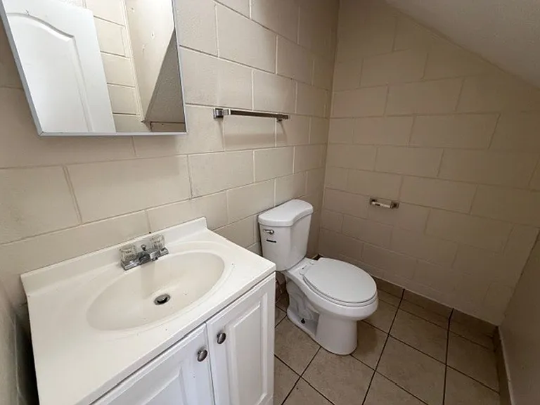 502 Prince St — Photo 8