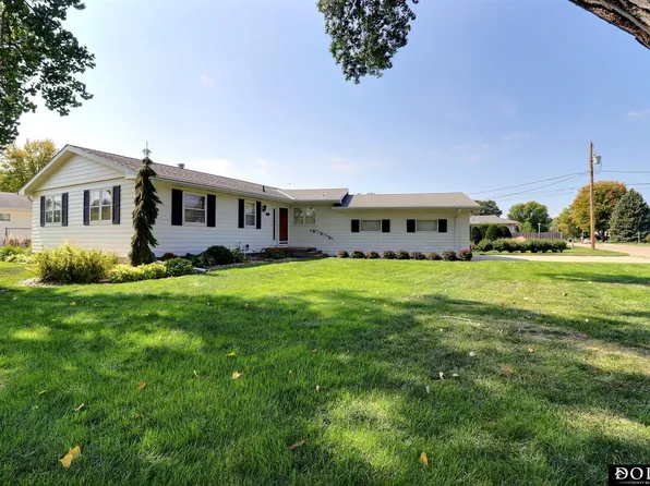 1939 E 3rd St, Fremont, NE 68025
