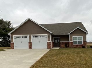 105 N 13th St, Breese, IL 62230