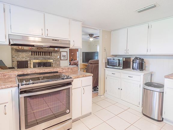 5th image of 2652 Robin Hood Ln