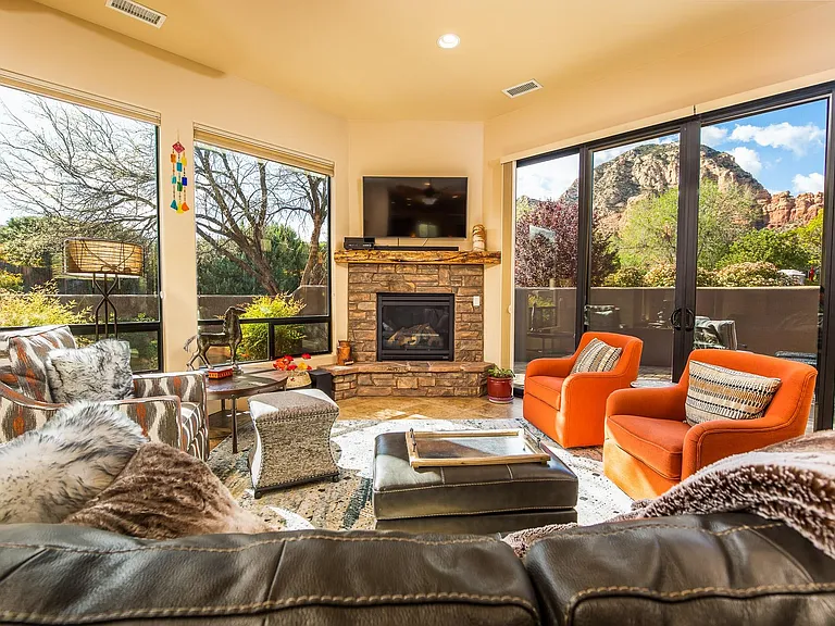 560 Rodeo Rd — Photo 16