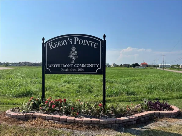 108 Kerrys Pointe W, Des Allemands, LA 70030