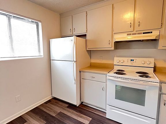 3rd image of 208 Green Acre Ln #6B