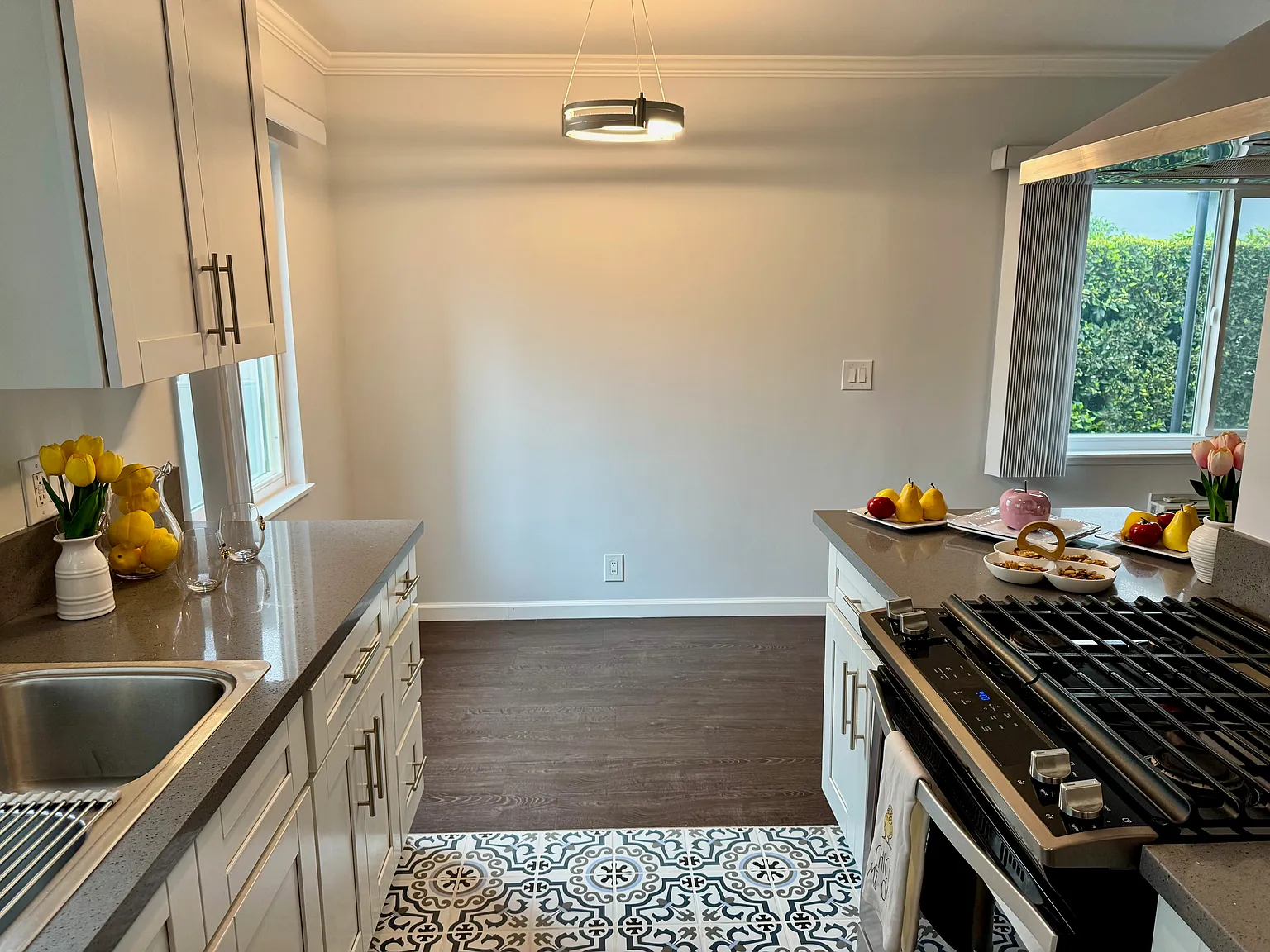 1512 Corinth Ave — Photo 4