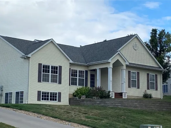 873 Shade Tree Ct, Lisbon, IA 52253