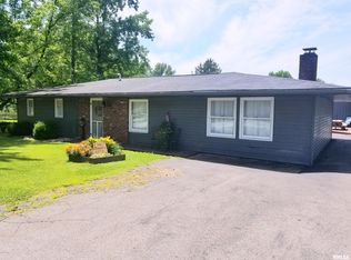 904 S Sunnyslope Ave, West Frankfort, IL 62896