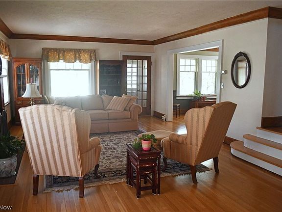 5th image of 1208 Manor Park Ave