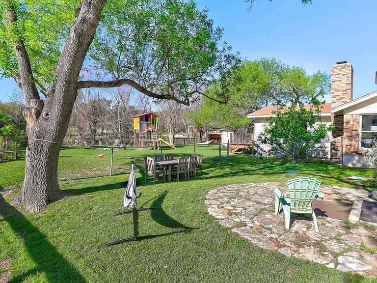 8207 Espanola Trl — Photo 33