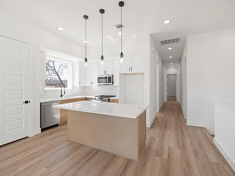3510 Adair St — Photo 3