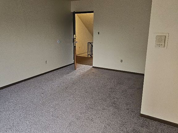5th image of 435 Atwood St