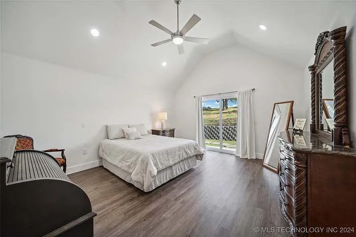 4 bed, 2698 sqft, $3,000 — Photo 4