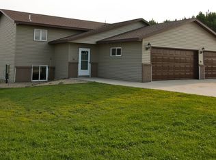 527 Madison Ave SE, Wadena, MN 56482
