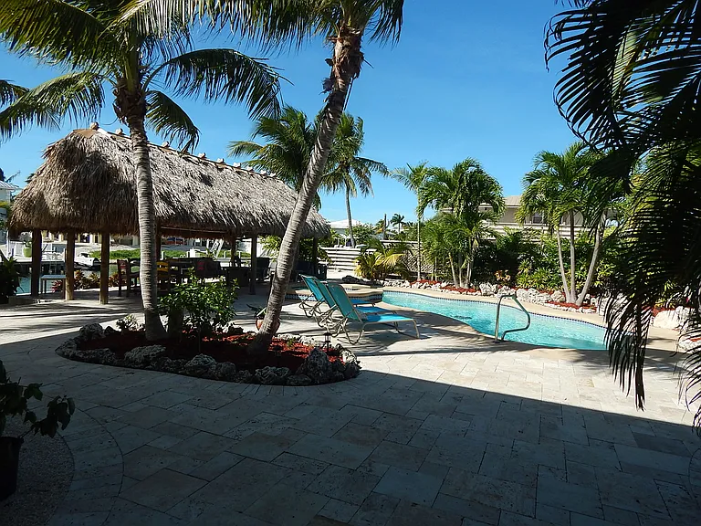 952 Lagoon Dr — Photo 6