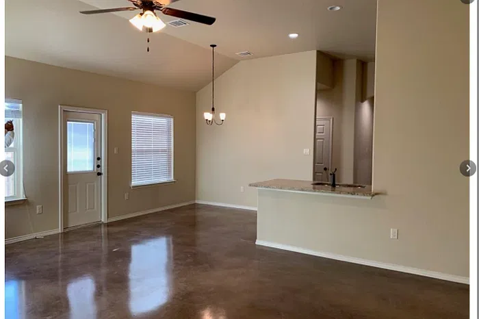 3 bed, 2.0 bath, 1450 sqft, $1,699 — Photo 2