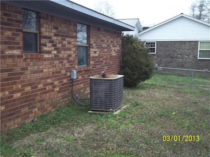2nd image of 1406 Hickory St
