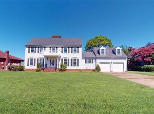 8 White House Dr, Poquoson, VA 23662