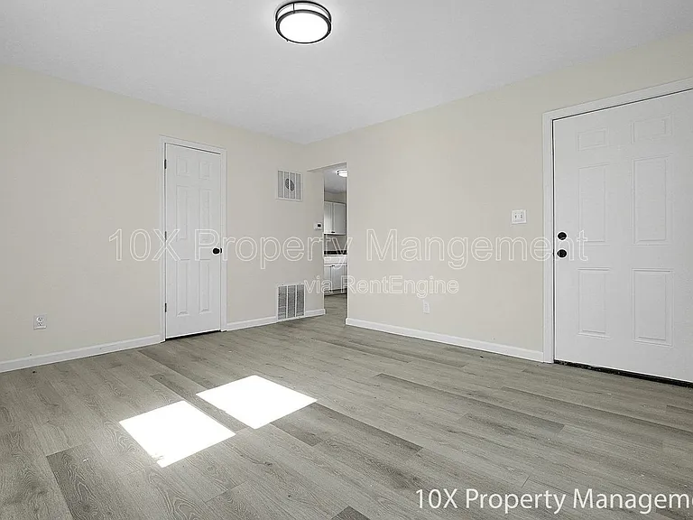 685 S Wheatland Ave — Photo 6
