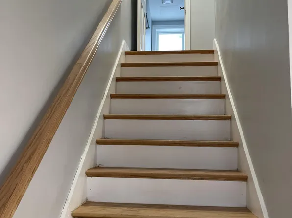 43 S Franklin St #4, Lowell, MA 01854