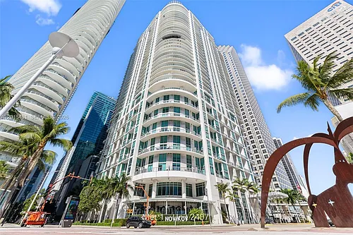 300 S Biscayne Blvd Photo 1