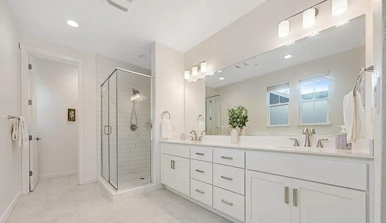 1747 Linden Ln — Photo 15