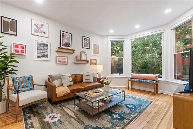 3 bed, $4,995 — Photo 3