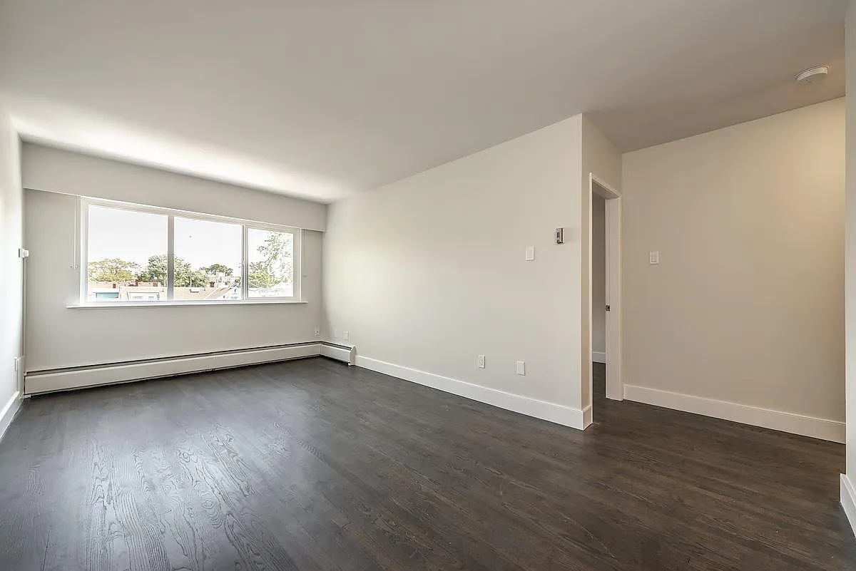 Royal Beach Apartments — Photo 4