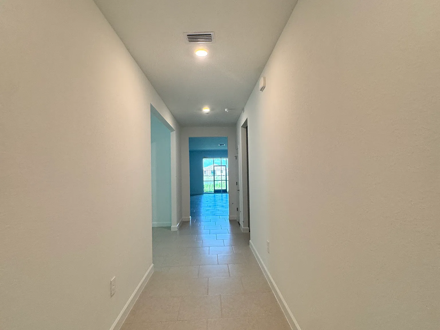 4 bed, 2198 sqft, $2,500 — Photo 4