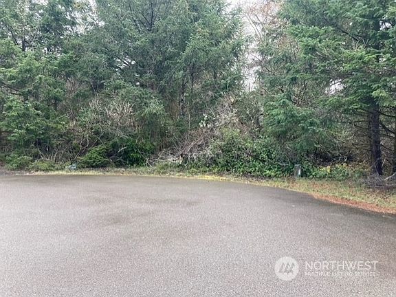 5th image of 344 Redwood Court SE