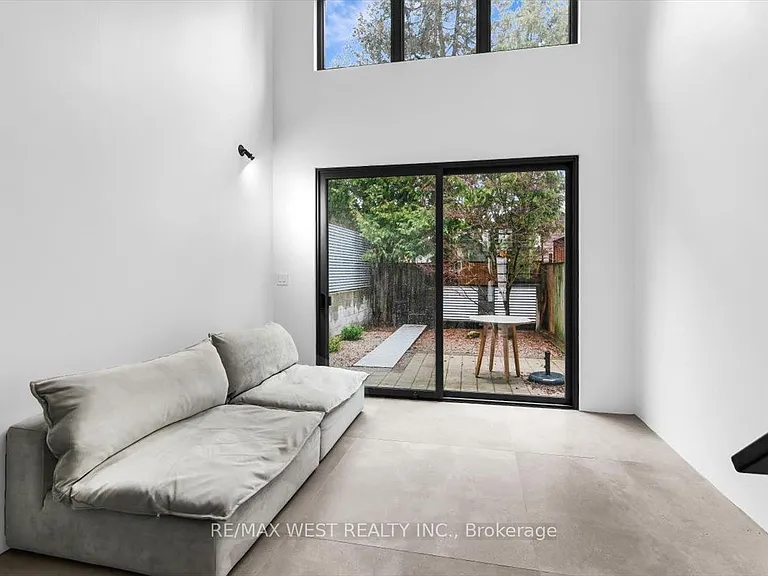 781 Craven Rd — Photo 17