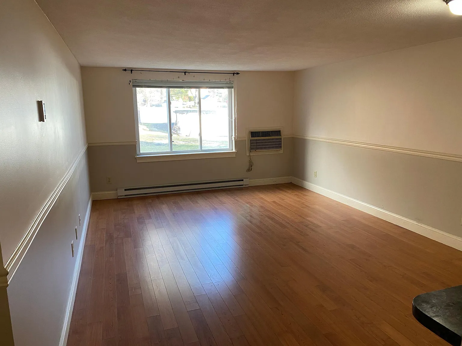 2 bed, 980 sqft, $1,800 — Photo 1