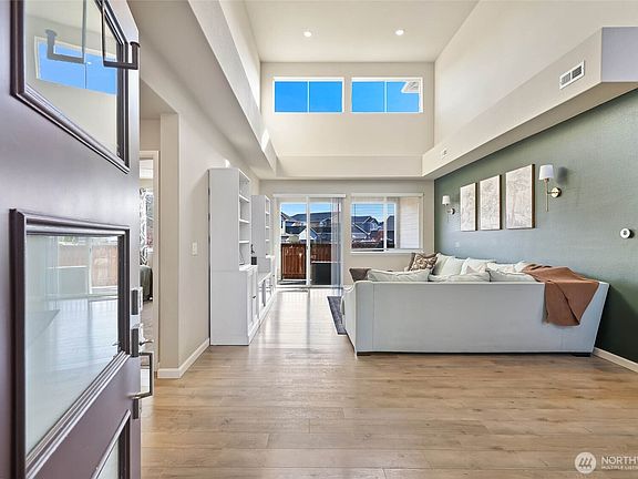 3rd image of 17818 Berkeley Parkway E
