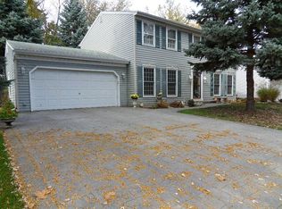 108 S Cambridge Dr, Geneva, IL 60134