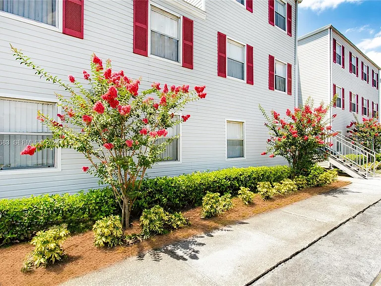 6011 Winegard Rd #A — Photo 1