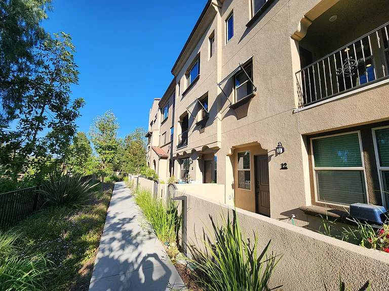 1569 Castillo Way #12 — Photo 3