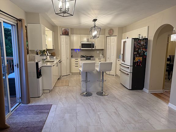 4th image of 130 Nottingham Dr