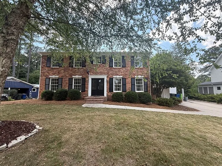 5017 Sandlewood Dr — Photo 1