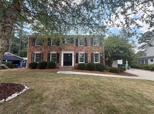 5017 Sandlewood Dr, Raleigh, NC 27609
