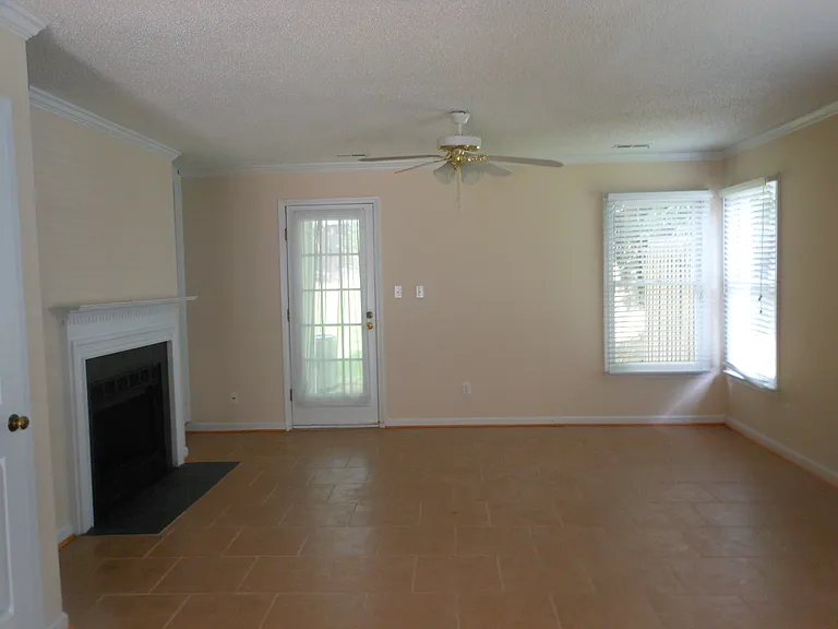 4328 Bona Ct — Photo 3