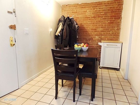 4th image of 50 W 75th St APT 2B