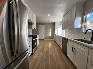 733 W 1st St, Azusa, CA 91702