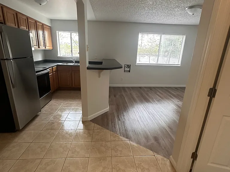 103 N Montgomery Ave #4 — Photo 4