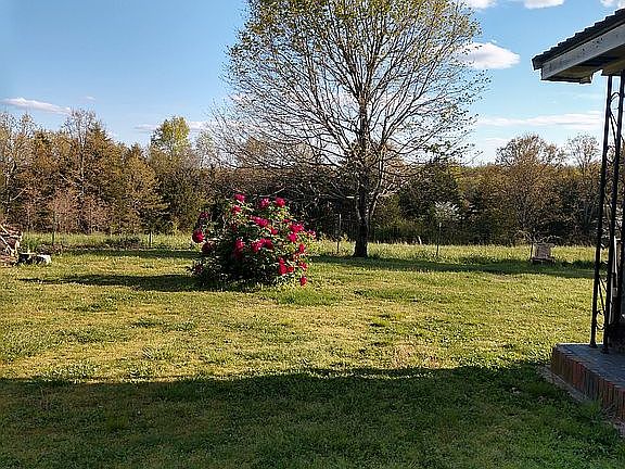 3rd image of 318 County Road 104
