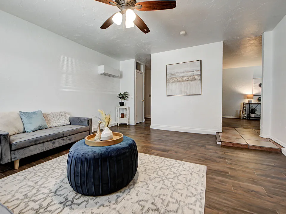 2124 Marshall Dr