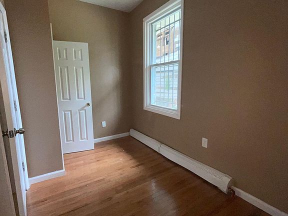 3rd image of 745 S 14th St Floor 2