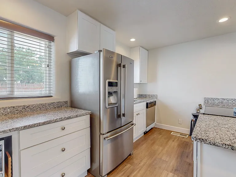 527 Gene Ave NW — Photo 26