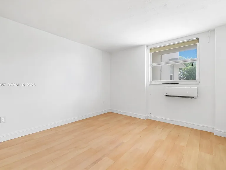 1300 Lincoln Rd #B402 — Photo 15