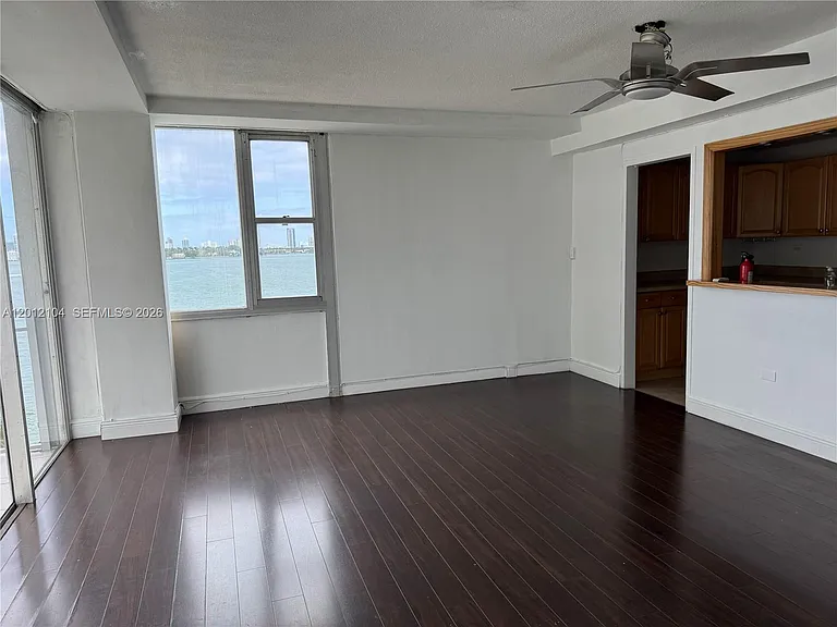 7545 E Treasure Dr #5G — Photo 4