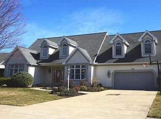 1017 Eagle Ridge Dr, Huron, OH 44839