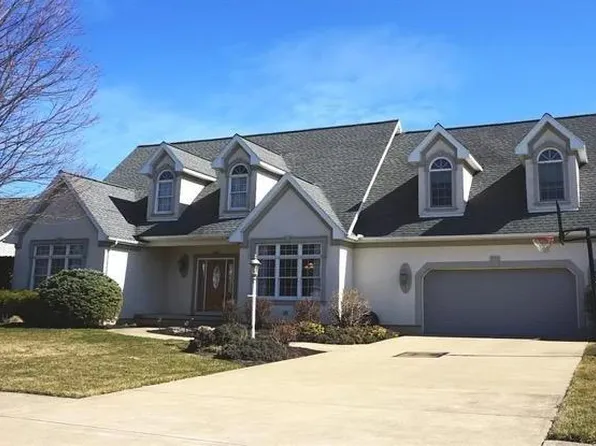 1017 Eagle Ridge Dr, Huron, OH 44839